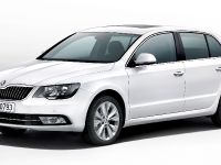 Skoda Superb (2013) - picture 1 of 50