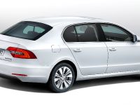 Skoda Superb (2013) - picture 2 of 50