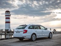 Skoda Superb (2013) - picture 37 of 50