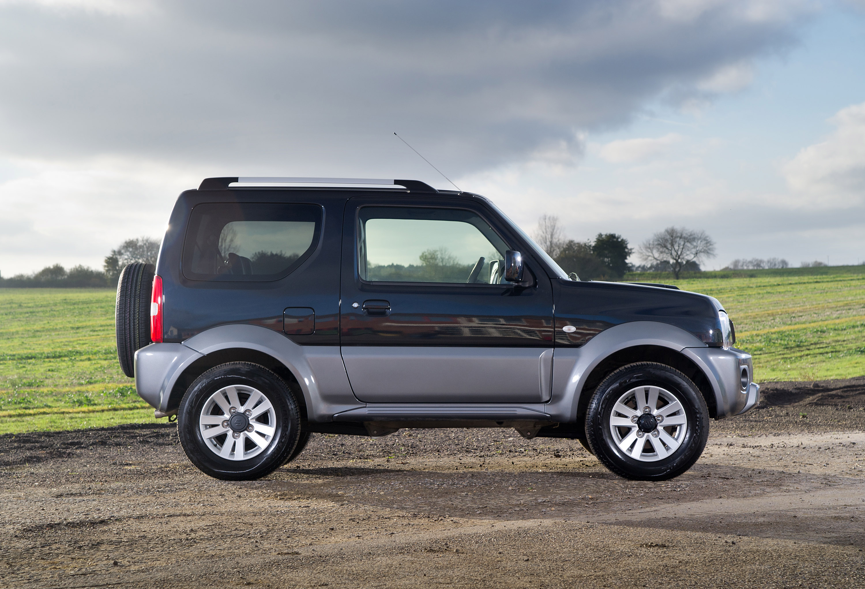 Купить сузуки недорого. Suzuki Jimny 2013. Suzuki Jimny 3. Suzuki Jimny 2012. Сузуки Джимни 2013.