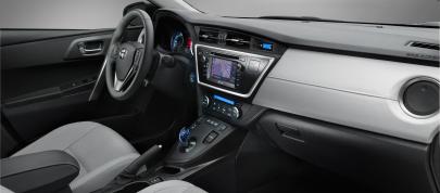 Toyota Auris Hybrid (2013) - picture 12 of 12