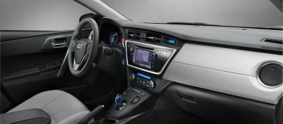Toyota Auris (2013) - picture 15 of 15