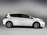 Toyota Auris (2013) - picture 11 of 15