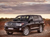 Toyota Land Cruiser (2013) - picture 1 of 3