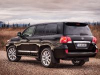 Toyota Land Cruiser (2013) - picture 2 of 3