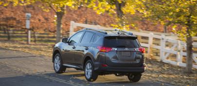 Toyota RAV4 (2013) - picture 12 of 30