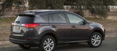 Toyota RAV4 (2013) - picture 15 of 30