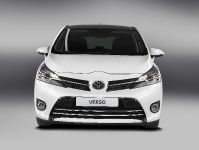 Toyota Verso (2013) - picture 1 of 9