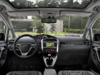 Toyota Verso (2013) - picture 8 of 9