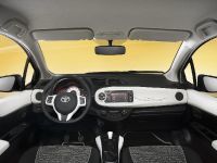 Toyota Yaris Trend (2013) - picture 4 of 5