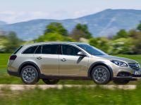 Vauxhall Insignia Country Tourer (2013) - picture 4 of 5