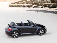 Volkswagen Beetle Cabriolet Exclusive (2013) - picture 2 of 3