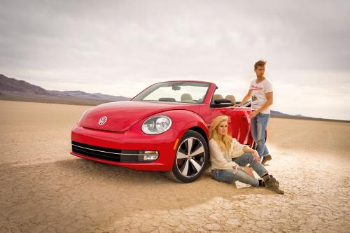 Volkswagen Beetle Cabriolet (2013) - picture 1 of 4