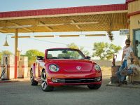 Volkswagen Beetle Cabriolet (2013) - picture 2 of 4