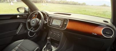 Volkswagen Beetle Fender Edition (2013) - picture 4 of 7