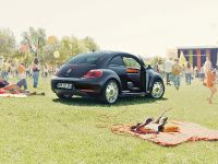 Volkswagen Beetle Fender Edition (2013) - picture 3 of 7