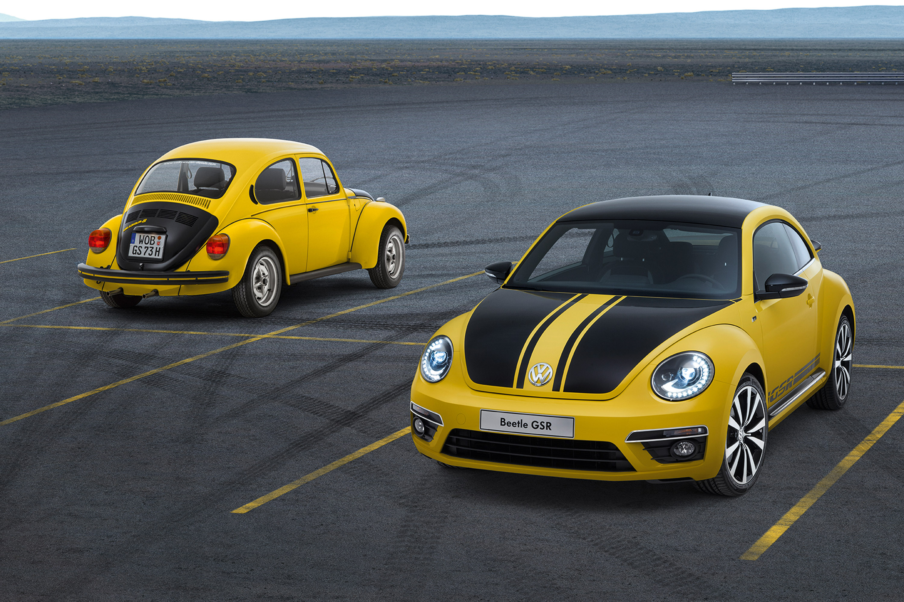 Volkswagen желтый. Volkswagen Жук Битл. VW Beetle GSR. Фольксваген Битл желтый. Volkswagen Beetle Жук желтый.