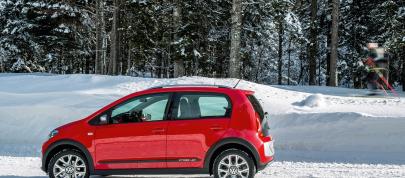 Volkswagen Cross Up (2013) - picture 4 of 26