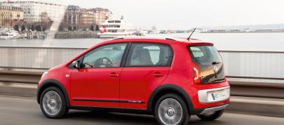 Volkswagen Cross Up (2013) - picture 15 of 26
