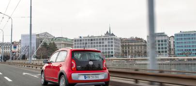 Volkswagen Cross Up (2013) - picture 20 of 26