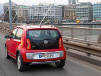 Volkswagen Cross Up (2013) - picture 19 of 26