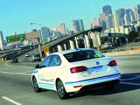 Volkswagen Jetta Hybrid (2013) - picture 2 of 5