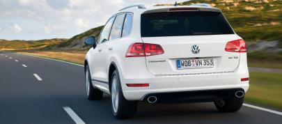 Volkswagen Touareg R-Line (2013) - picture 7 of 8