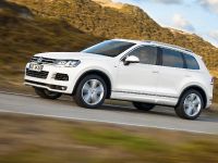 Volkswagen Touareg R-Line (2013) - picture 3 of 8