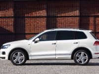 Volkswagen Touareg R-Line (2013) - picture 4 of 8