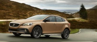 Volvo V40 Cross Country (2013) - picture 4 of 6
