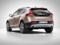 Volvo V40 Cross Country (2013) - picture 5 of 6