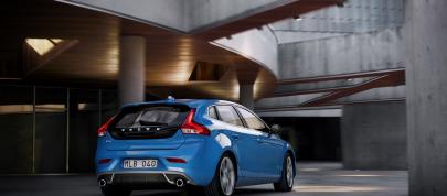 Volvo V40 R-Design (2013) - picture 7 of 15