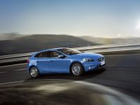 Volvo V40 R-Design (2013) - picture 4 of 15