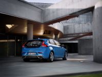 Volvo V40 R-Design (2013) - picture 7 of 15