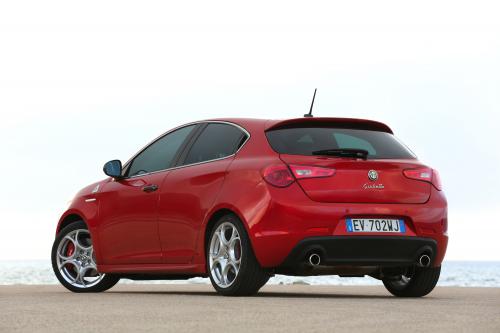 Alfa Romeo Giulietta QV (2014) - picture 9 of 11