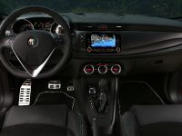 Alfa Romeo Giulietta QV (2014) - picture 10 of 11