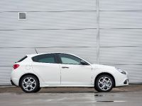 Alfa Romeo Giulietta Sprint (2014) - picture 2 of 5