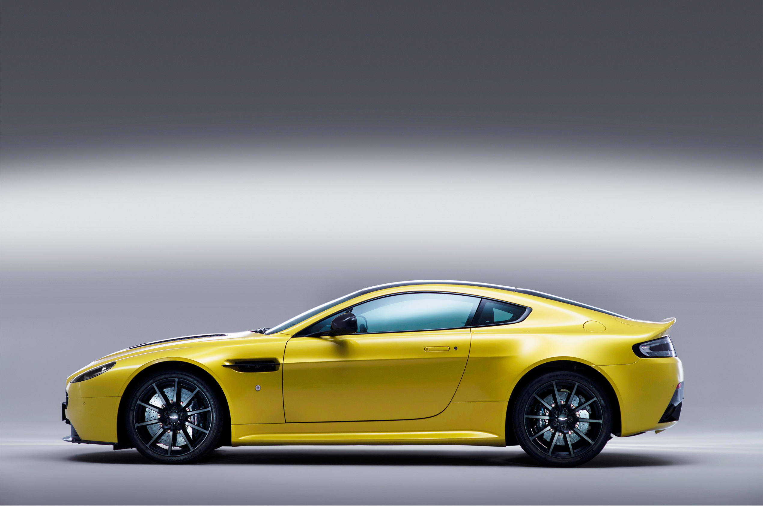 Aston Martin V12 Vantage S