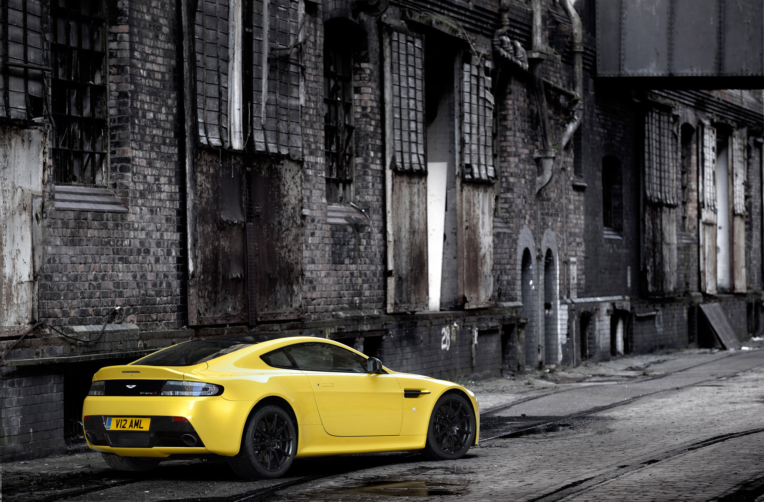 Aston Martin V12 Vantage S