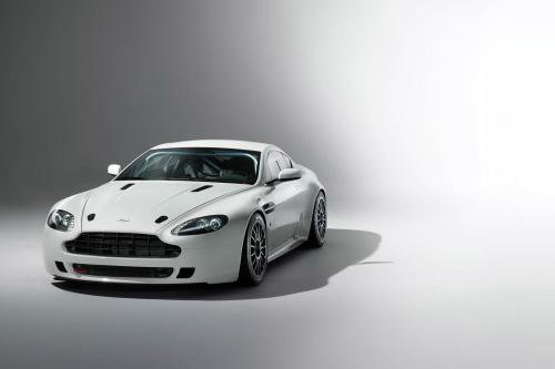 Aston Martin Vantage GT4 (2014) - picture 1 of 3