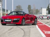 Audi R8 Spyder V10 (2014) - picture 7 of 23