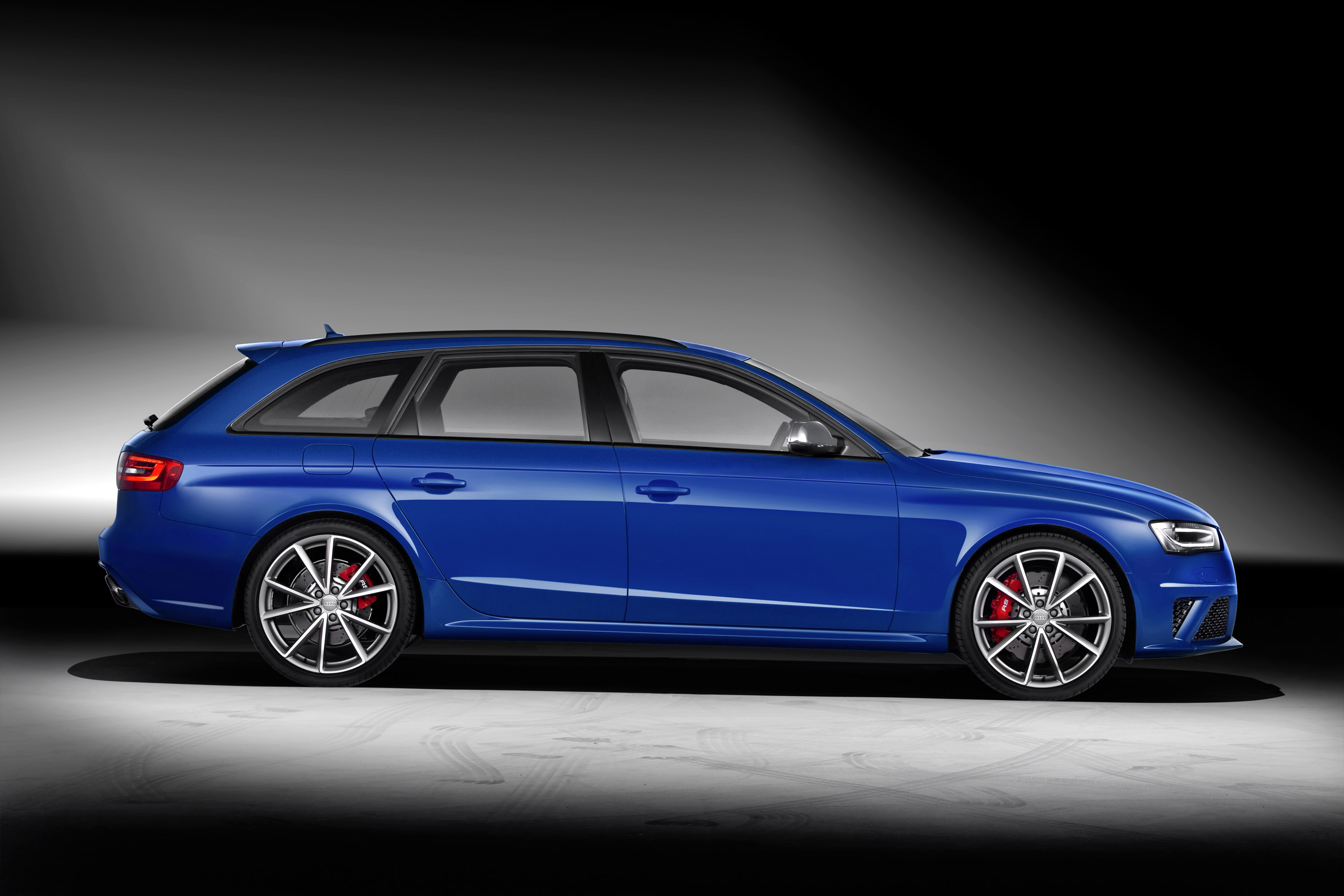 Audi RS4 Avant Nogaro