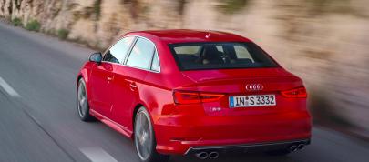 Audi S3 Saloon (2014) - picture 4 of 6