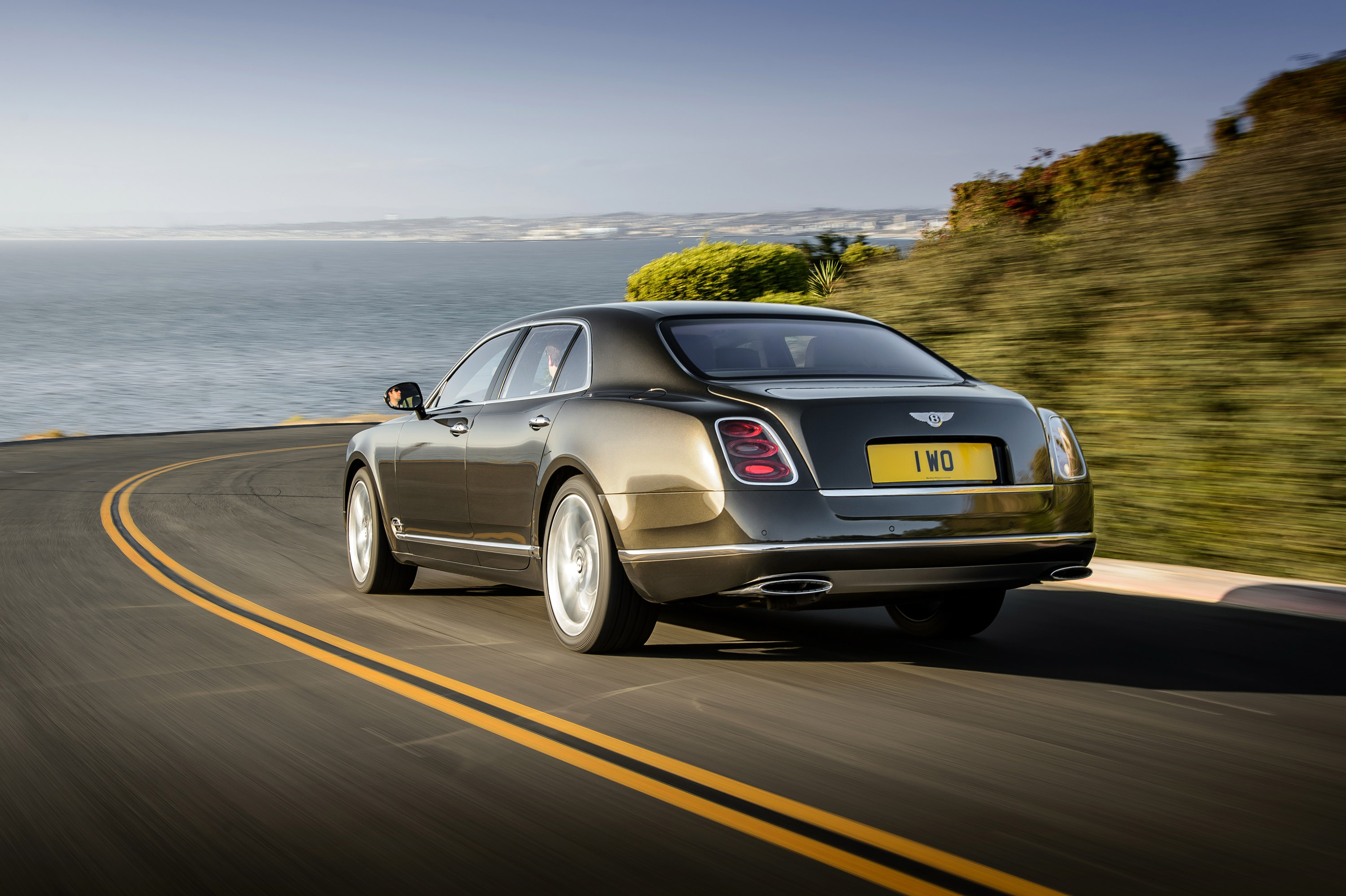 Speed side. Бентли Мульсан 2014. Бентли Мульсан 2015. Bentley Mulsanne Speed 2015. Бентли Мульсан купе.