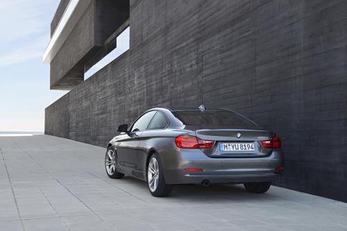 BMW 4-Series Coupe (2014) - picture 16 of 97