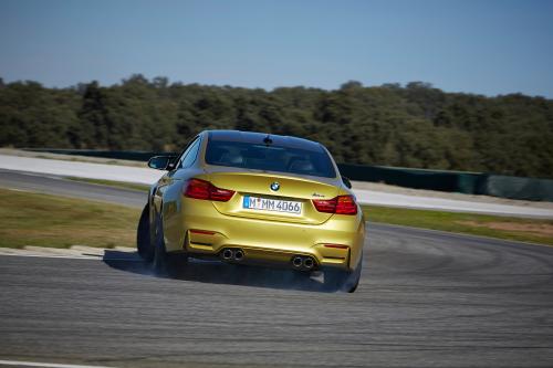 BMW M4 (2014) - picture 9 of 26