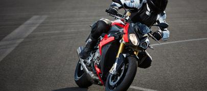 BMW S 1000 R (2014) - picture 4 of 25