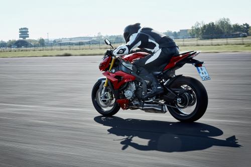 BMW S 1000 R (2014) - picture 9 of 25