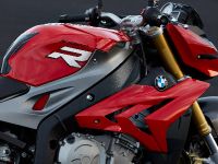 BMW S 1000 R (2014) - picture 13 of 25