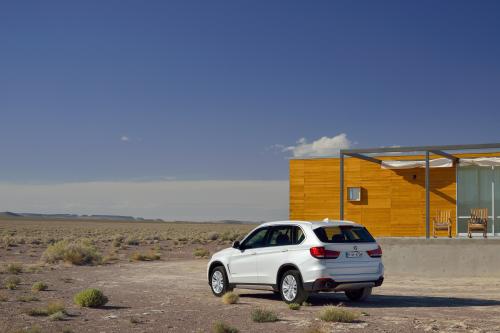 BMW X5 (2014) - picture 17 of 66